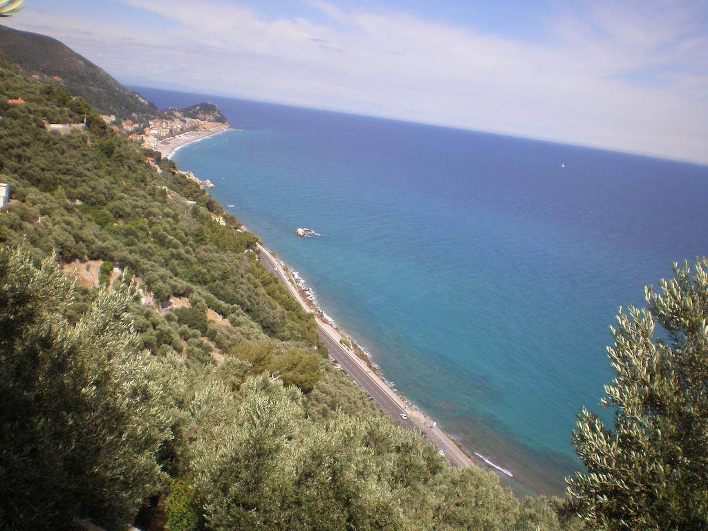 Villa Degli Ulivi B&B Finale Ligure Exterior foto